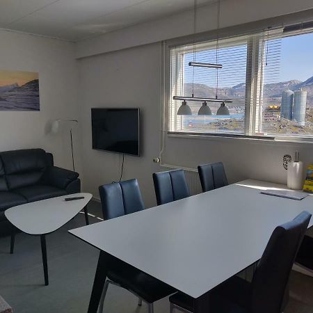 Vandrehuset 2 Og 3 Nuuk Luaran gambar