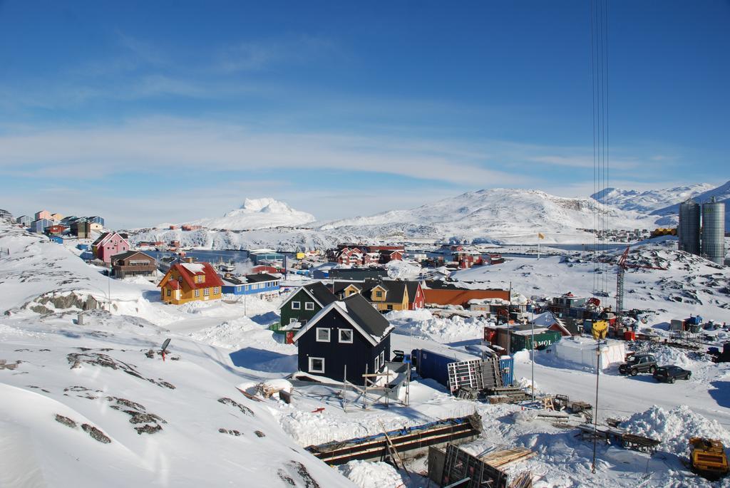 Vandrehuset 2 Og 3 Nuuk Luaran gambar