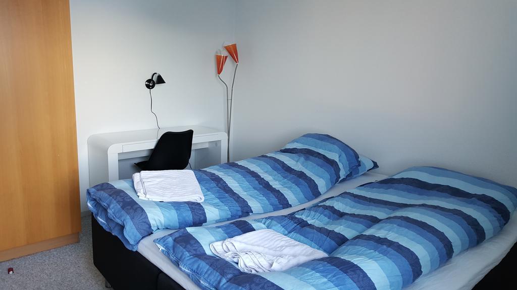Vandrehuset 2 Og 3 Nuuk Bilik gambar