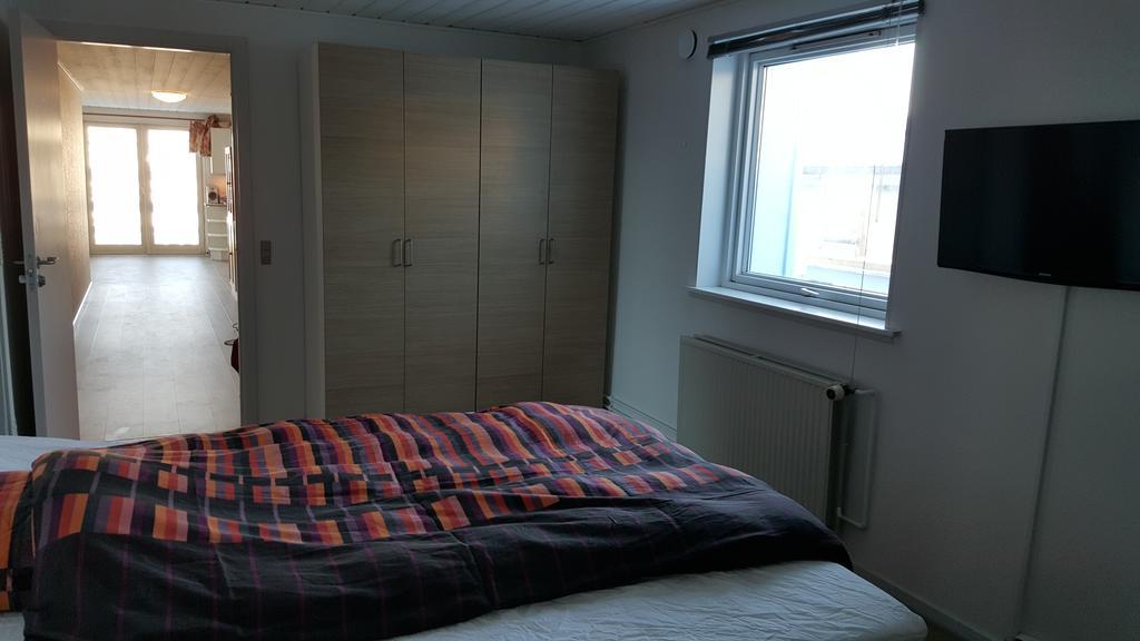 Vandrehuset 2 Og 3 Nuuk Bilik gambar